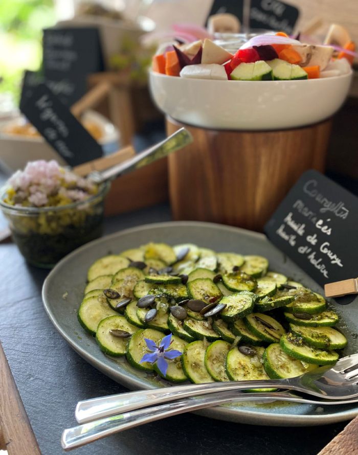 jeune-geneve-se-reposer-jeunant-guerir-microbiote-intermittent-nutrition-sonotherapie-diete-alimentation-jeuner-mediation-yoga-sejours-bains-sonores-spa-etude-chuv-randonnee