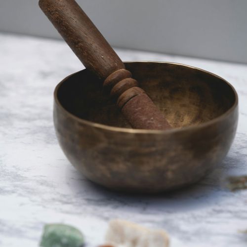 jeune-geneve-se-reposer-jeunant-guerir-microbiote-intermittent-nutrition-sonotherapie-diete-alimentation-jeuner-mediation-yoga-sejours-bains-sonores-spa-etude-chuv-randonnee